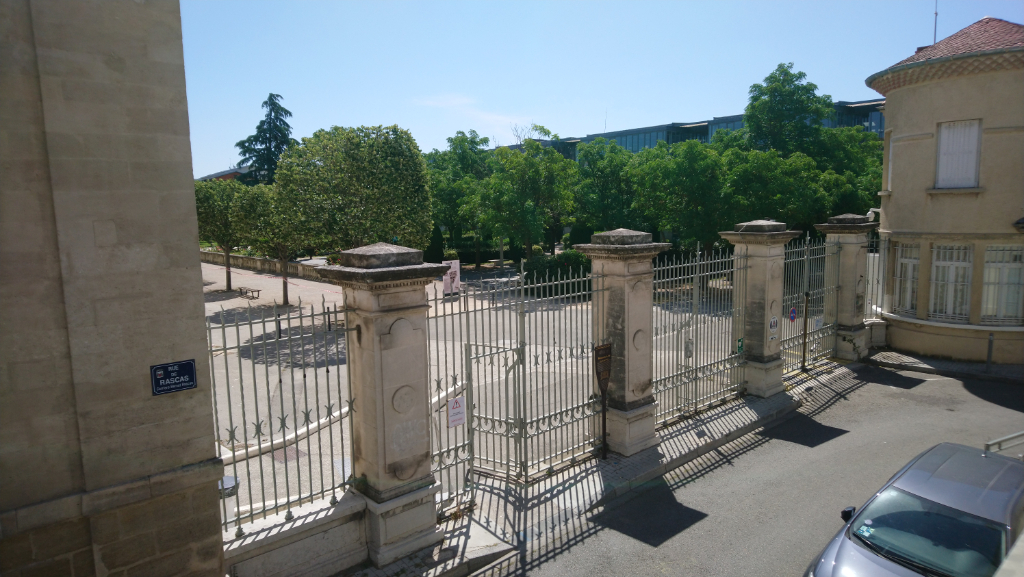 T.2. MEUBLE + TERRASSE, QUARTIER ST LAZARE AVIGNON T.2. MEUBLE + TERRASSE, QUARTIER ST LAZARE AVIGNON