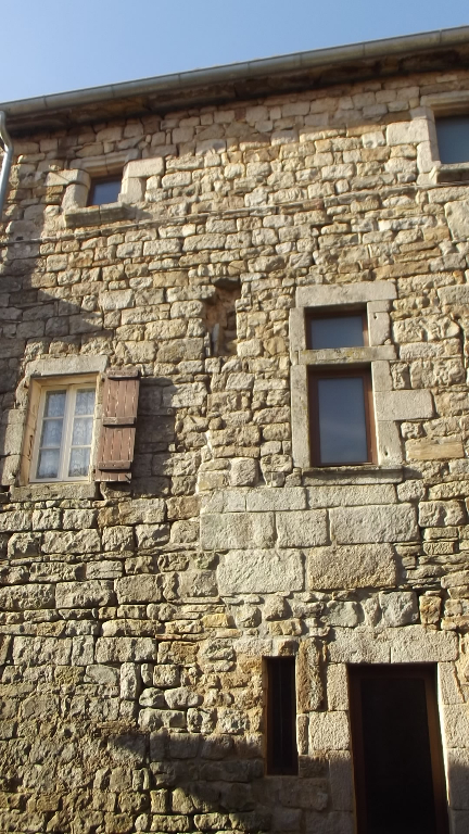 A 6MN DES VANS JOLIE MAISON EN PIERRES A CONFORTER A 6MN DES VANS JOLIE MAISON EN PIERRES A CONFORTER