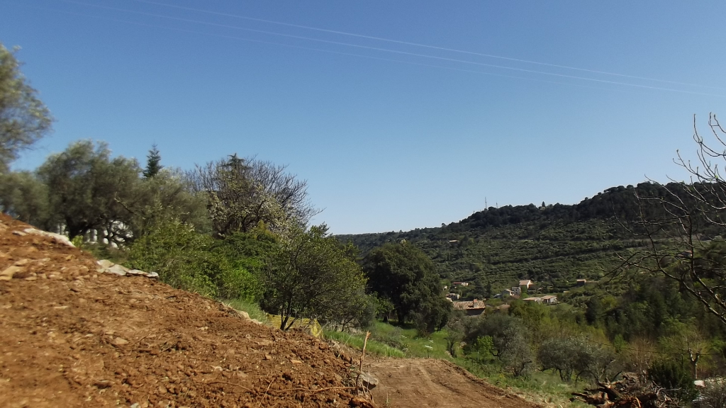 LES VANS Terrain avec permis de contruire 1500 m2 LES VANS Terrain avec permis de contruire 1500 m2