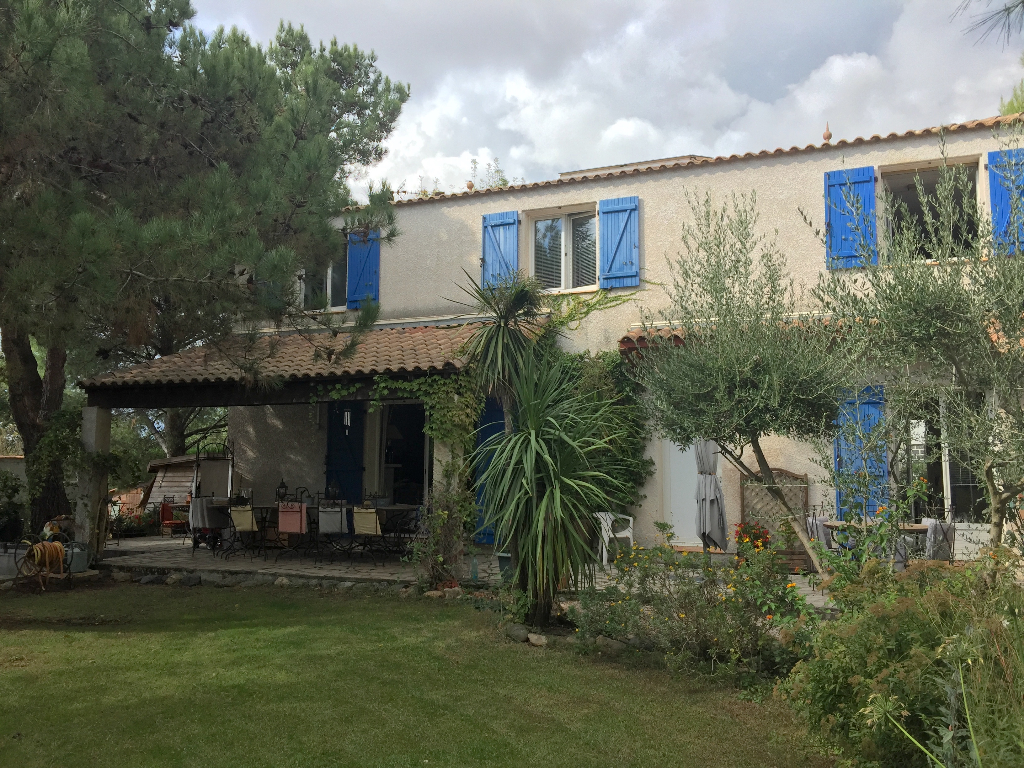 Villa Lignan Sur Orb 5 pièce(s) 160 m2 Villa Lignan Sur Orb 5 pièce(s) 160 m2