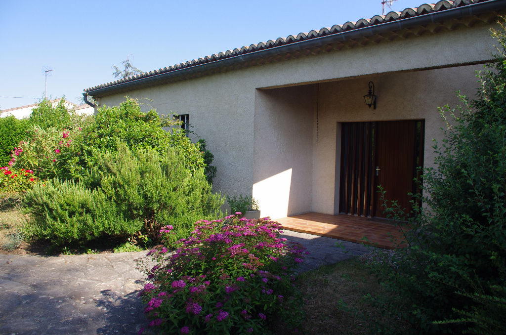 Villa Les Granges Gontardes 5 pièce(s) 149 m2 Villa Les Granges Gontardes 5 pièce(s) 149 m2