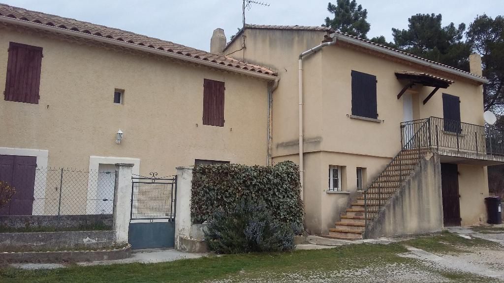 Corps de ferme 200 m2 - 84100 UCHAUX Corps de ferme 200 m2 - 84100 UCHAUX