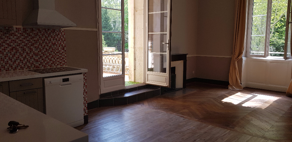 Appartement Bollene 4 pièce(s) 121 m2 Appartement Bollene 4 pièce(s) 121 m2