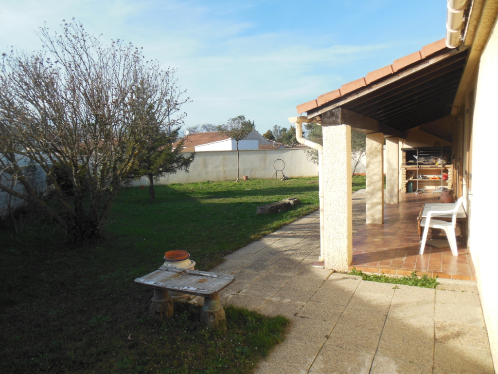 Maison Lapalud 84840 6 pièce(s) 165 m2 Maison Lapalud 84840 6 pièce(s) 165 m2