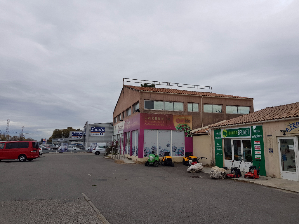 Local commercial Saint Paul Trois Chateaux 246 m2 Local commercial Saint Paul Trois Chateaux 246 m2