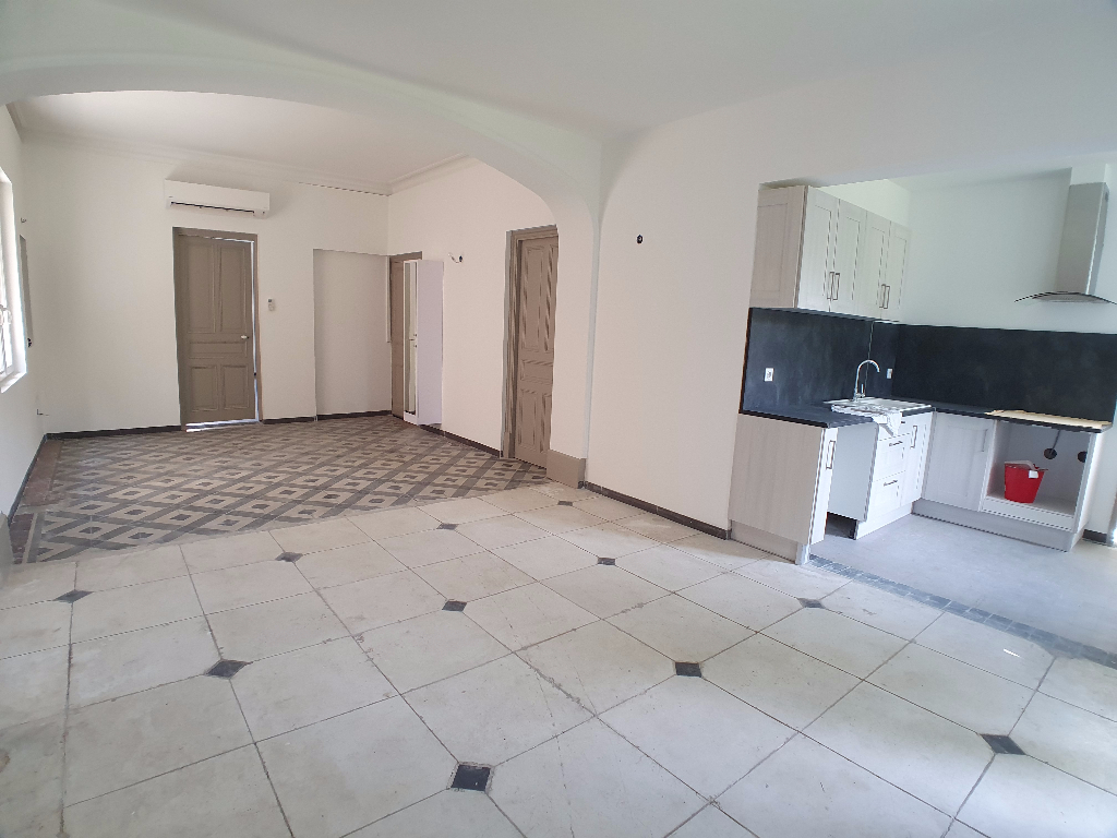 Appartement 84500 Bollene 3 pièce(s) 120 m2 Appartement 84500 Bollene 3 pièce(s) 120 m2