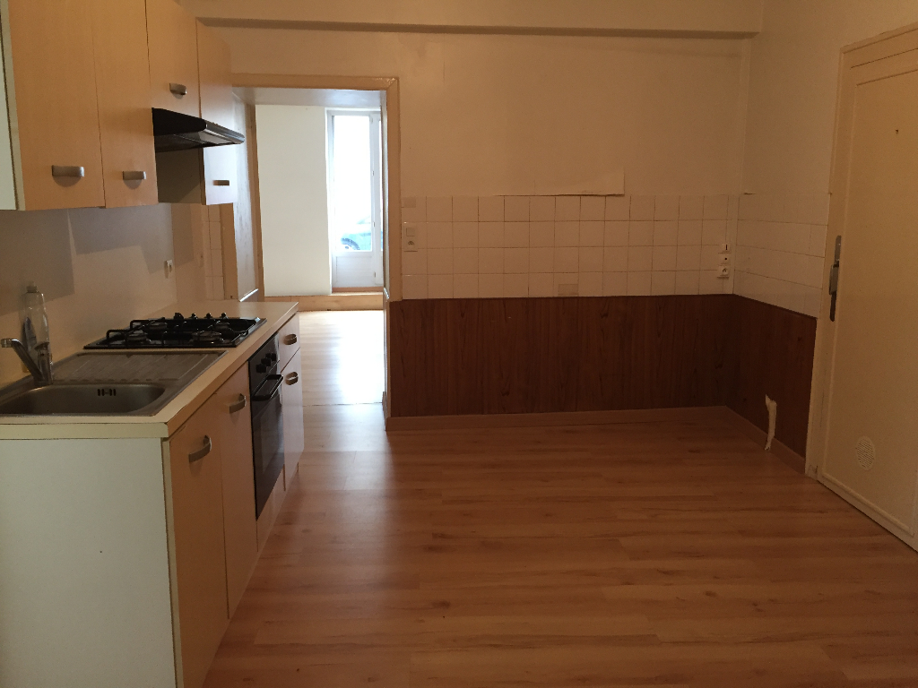 Appartement Bressuire 2 pièce(s) 52 m2 Appartement Bressuire 2 pièce(s) 52 m2
