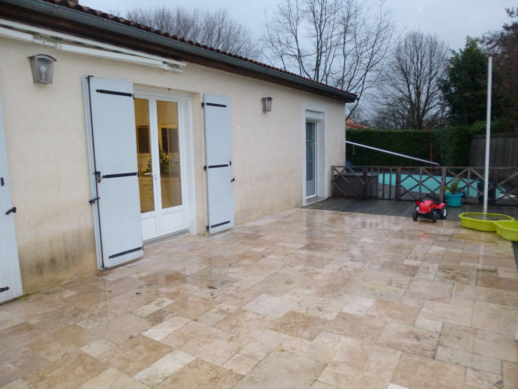 COURLAY - Belle maison avec piscine COURLAY - Belle maison avec piscine