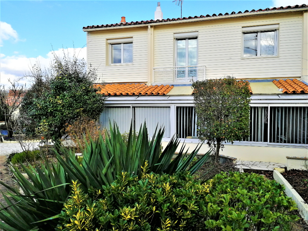 Maison La Roche Sur Yon 92 m2 habitable. Maison La Roche Sur Yon 92 m2 habitable.