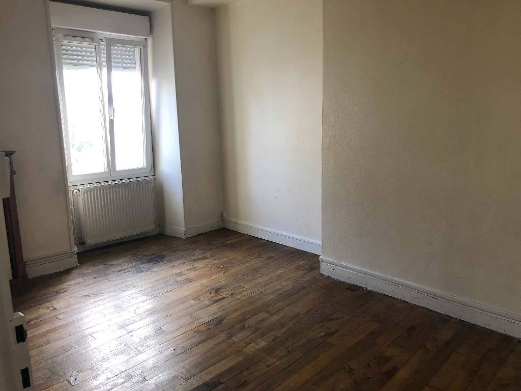 BRESSUIRE - Immeuble, idéal investisseurs ! BRESSUIRE - Immeuble, idéal investisseurs !