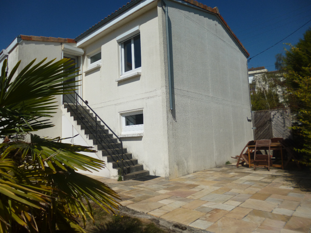 BRESSUIRE - Maison sur sous-sol, 3 chambres BRESSUIRE - Maison sur sous-sol, 3 chambres