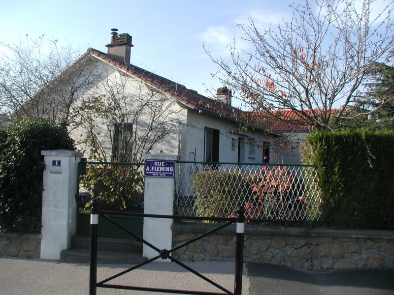 BRESSUIRE - Pavillon accès plain pied en centre-ville BRESSUIRE - Pavillon accès plain pied en centre-ville
