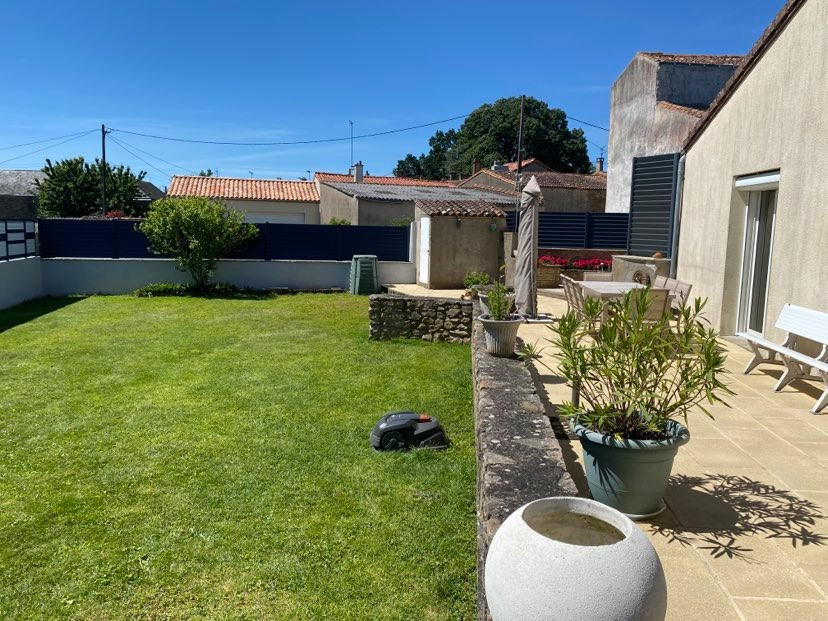 Maison Nueil Les Aubiers 5 pièce(s) 165 m2 Maison Nueil Les Aubiers 5 pièce(s) 165 m2