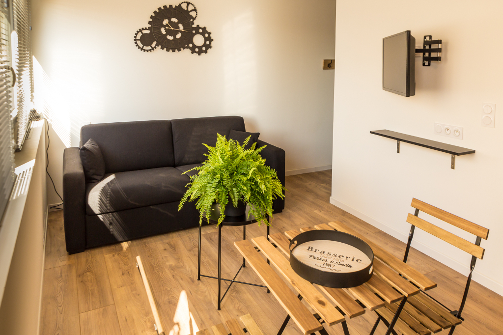 Appartement Meublé La Roche Sur Yon 1 pièce(s) 20 m2 Appartement Meublé La Roche Sur Yon 1 pièce(s) 20 m2