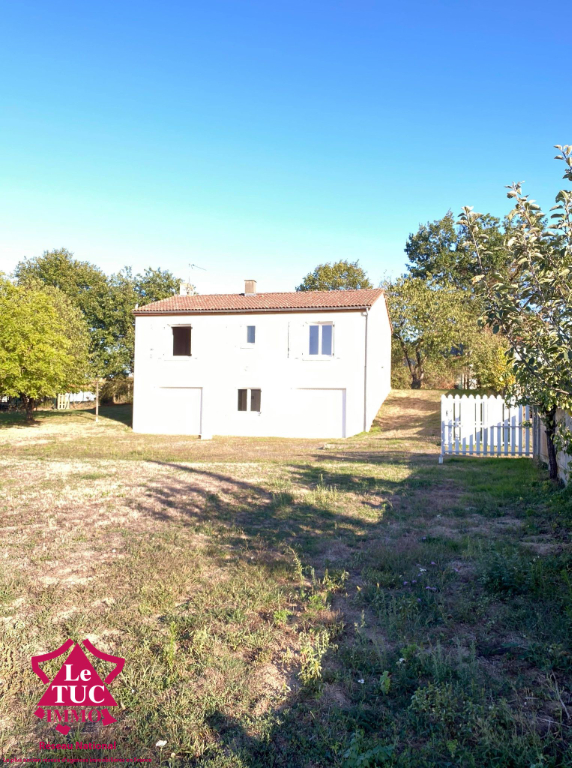 Maison Nueil Les Aubiers 4 pièce(s) 80 m2 Maison Nueil Les Aubiers 4 pièce(s) 80 m2