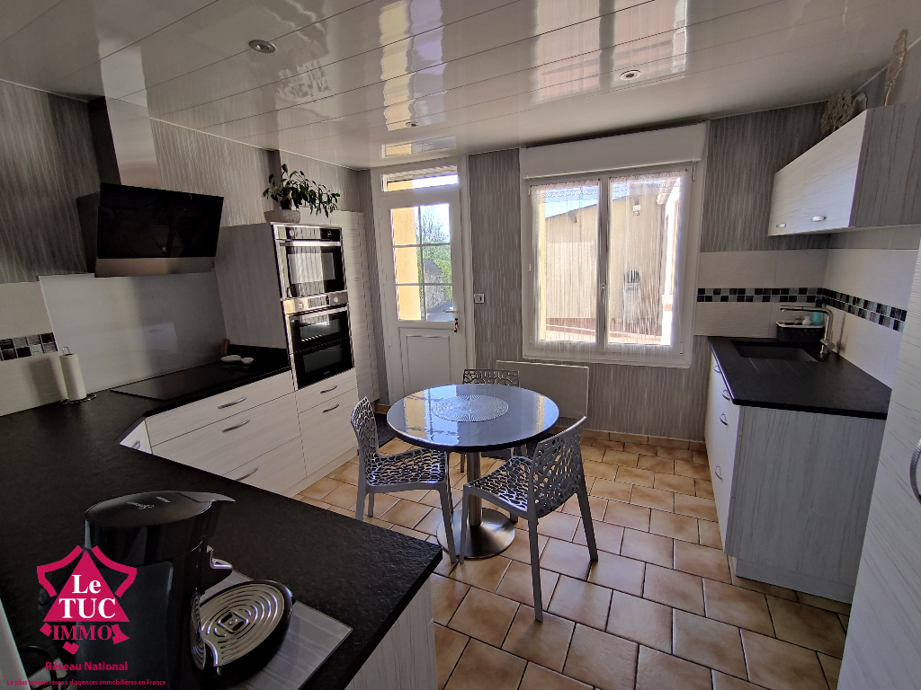 Clazay : Maison 6 pièce(s) d'environ 130 m2 avec dépendances de 180 m² Clazay : Maison 6 pièce(s) d'environ 130 m2 avec dépendances de 180 m²