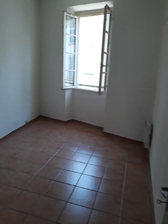 APPARTEMENT F2 APPARTEMENT F2
