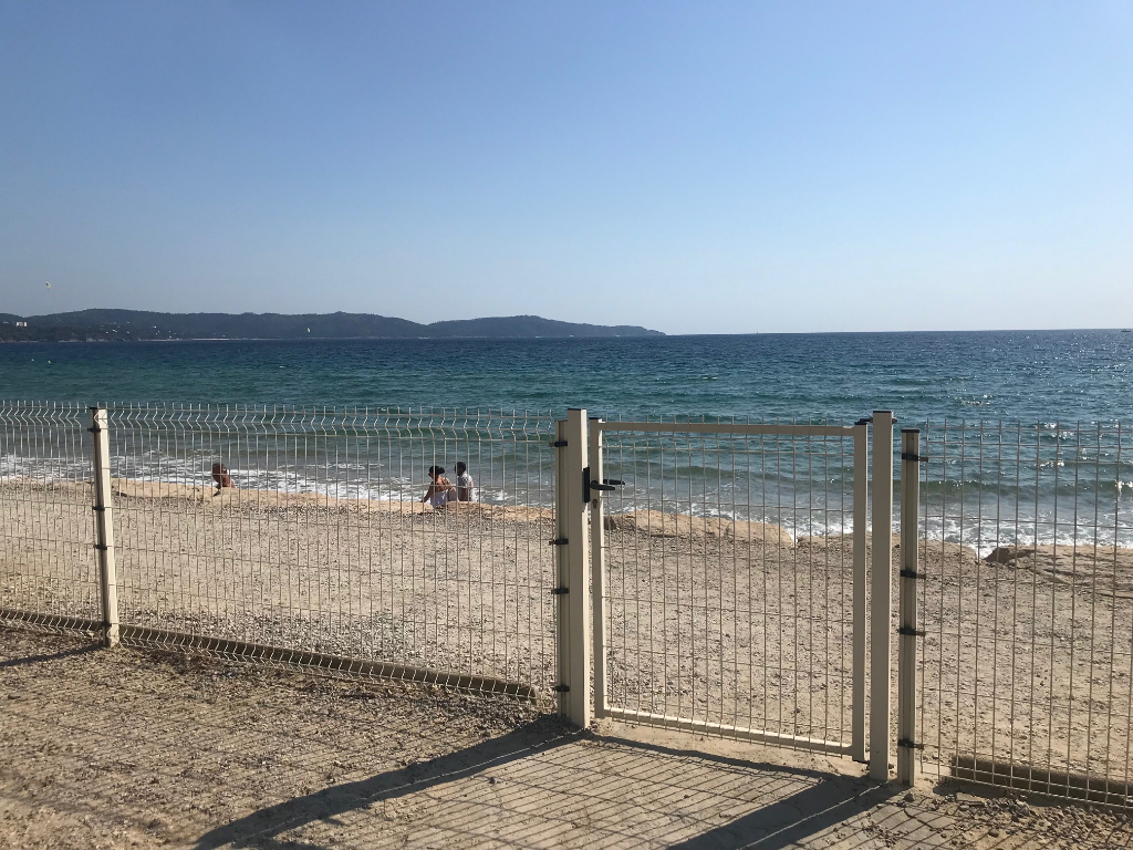 Grand studio de 40 m2 sur la plage..... Grand studio de 40 m2 sur la plage.....