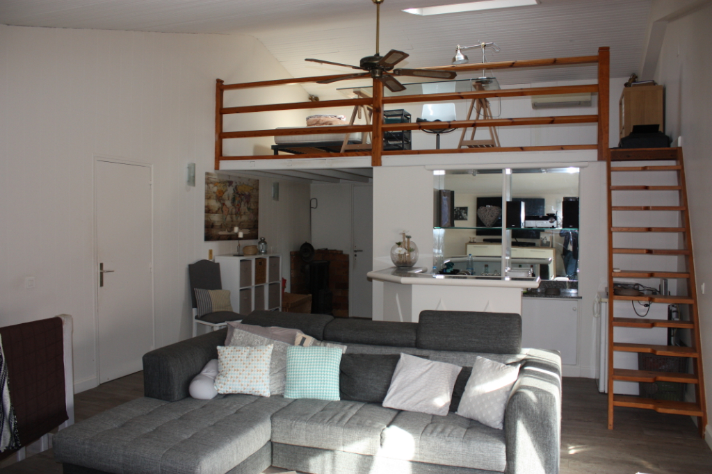 Appartement atypique de 145 m2 de type T4 Appartement atypique de 145 m2 de type T4