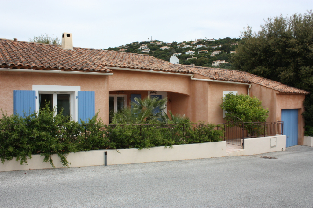 Villa proche du centre. Villa proche du centre.