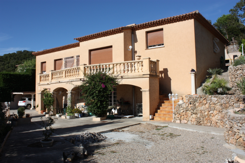 Villa 150 m2. Vue mer Villa 150 m2. Vue mer