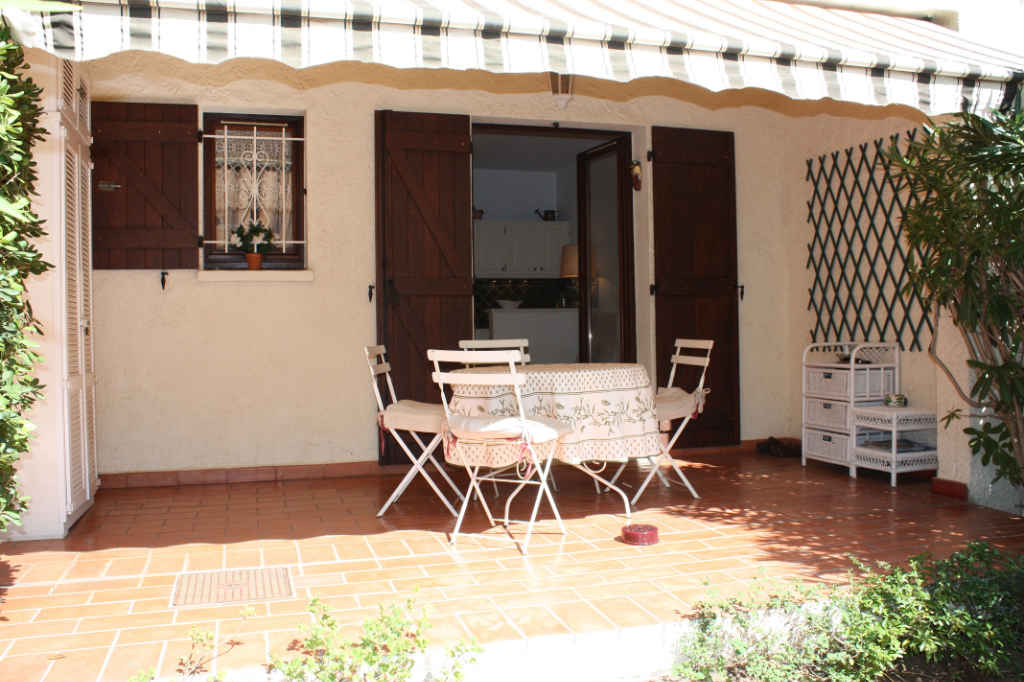 Rez de jardin proche plage Rez de jardin proche plage