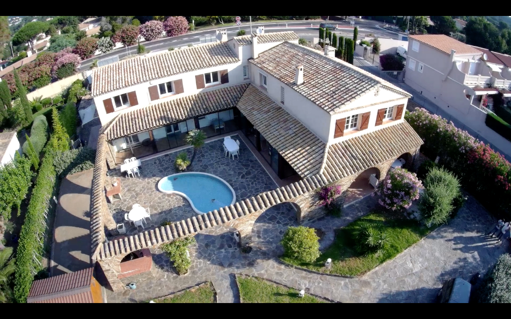 Ensemble de 3 villas jumelées Ensemble de 3 villas jumelées