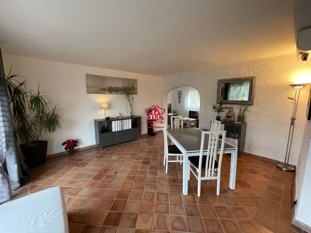 Appartement T4. garage. Grande cave. Appartement T4. garage. Grande cave.