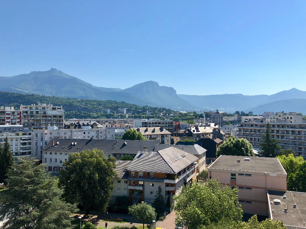 Calme et Vue dégagée pour ce joli T1 bis Calme et Vue dégagée pour ce joli T1 bis