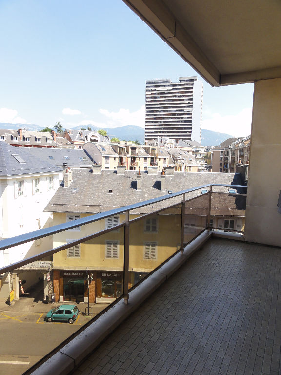 T2 meublé de 40 m², situé à deux pas de la nouvelle gare de CHAMBERY T2 meublé de 40 m², situé à deux pas de la nouvelle gare de CHAMBERY