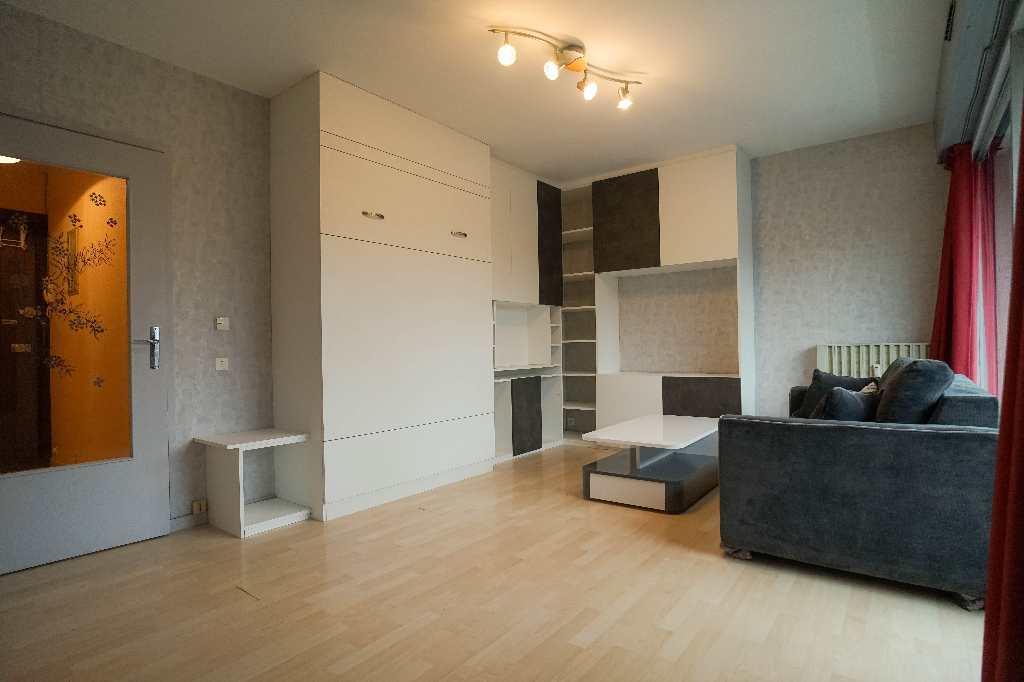 Plein sud T1 Meublé 32 m² + balcon et parking privé Plein sud T1 Meublé 32 m² + balcon et parking privé