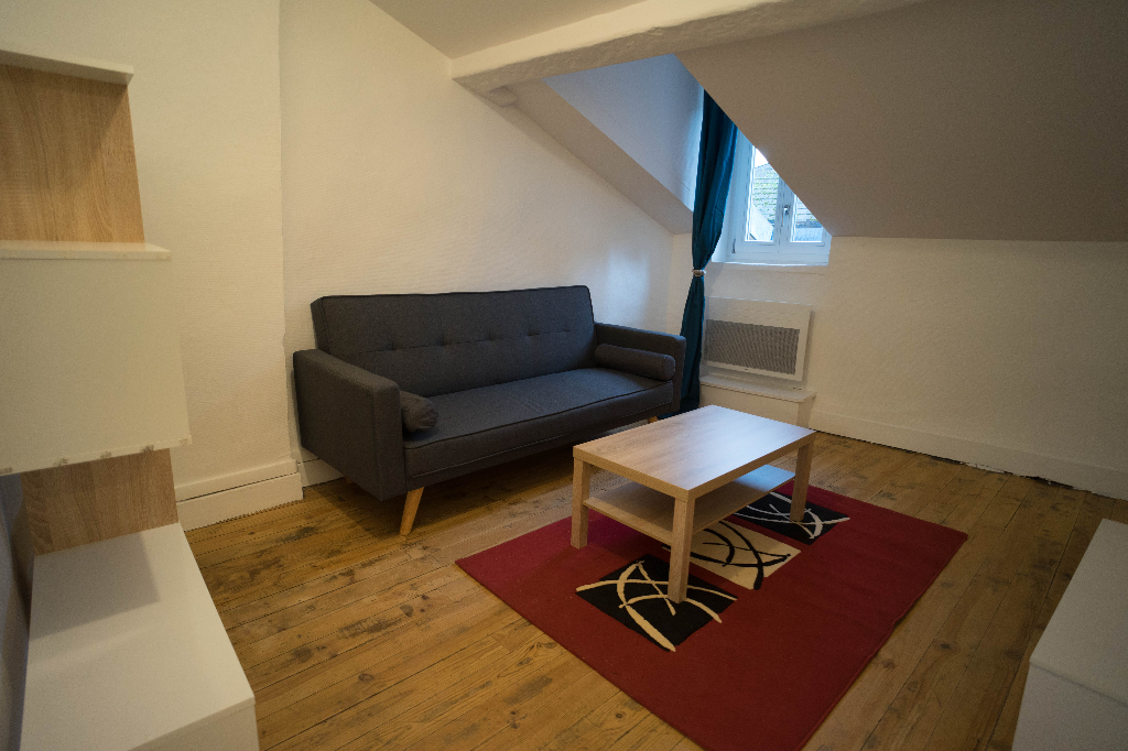 Charmant T2 Meublé en hyper centre CHAMBERY 34 m². Charmant T2 Meublé en hyper centre CHAMBERY 34 m².