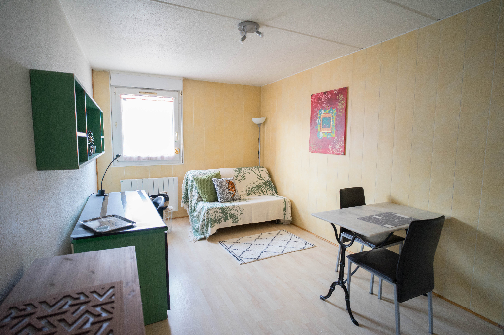 Studio Meublé 22 m² entre Gare et Poste Studio Meublé 22 m² entre Gare et Poste