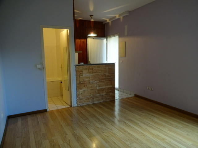 Studio à louer Châtillon vieux bourg 23 m² Studio à louer Châtillon vieux bourg 23 m²