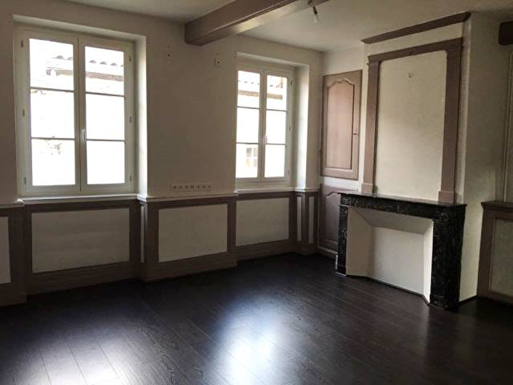 Riom F2 - 40 m2 très bon état Riom F2 - 40 m2 très bon état