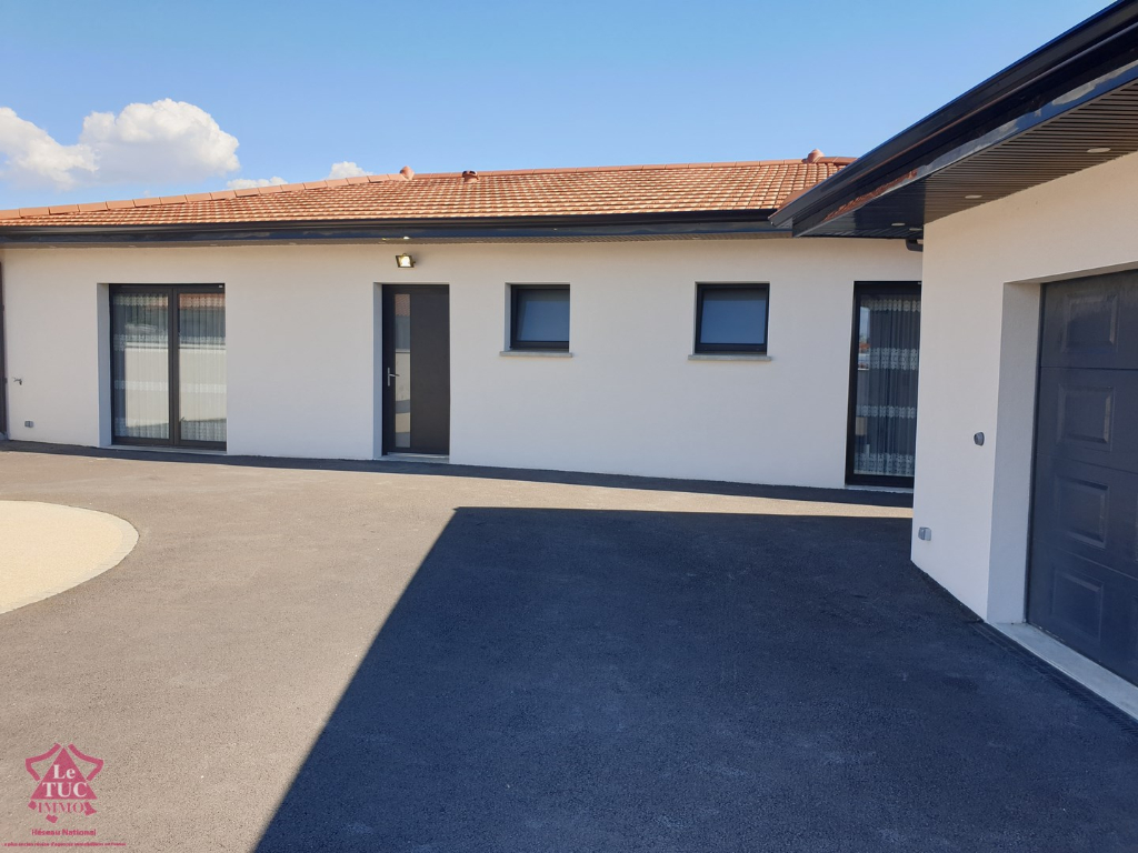 BALBIGNY - Villa plain - pied BALBIGNY - Villa plain - pied