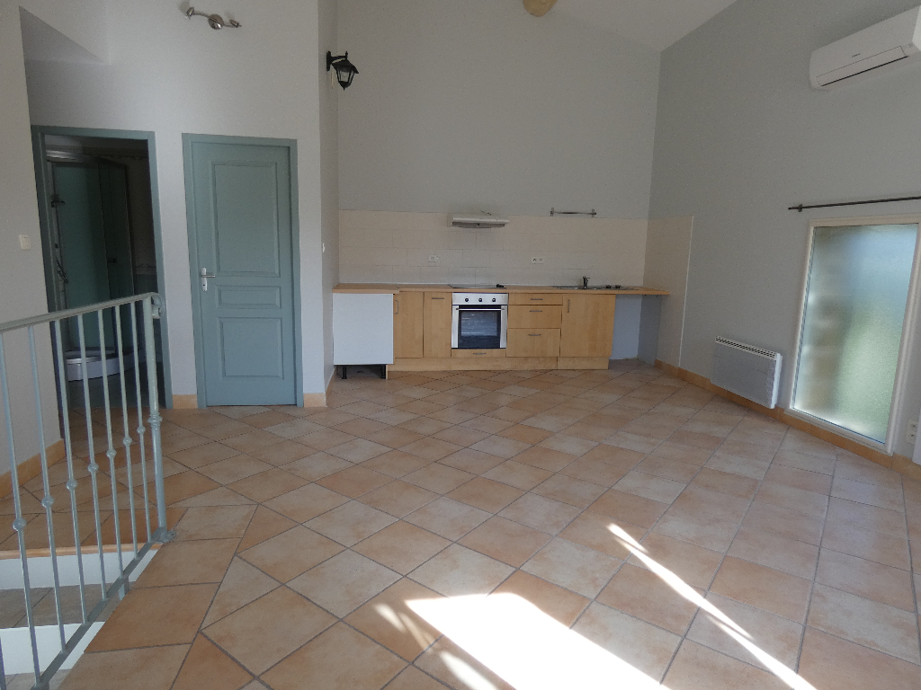 Maison de village , type P3, de 62 m2, emplacement moto Maison de village , type P3, de 62 m2, emplacement moto