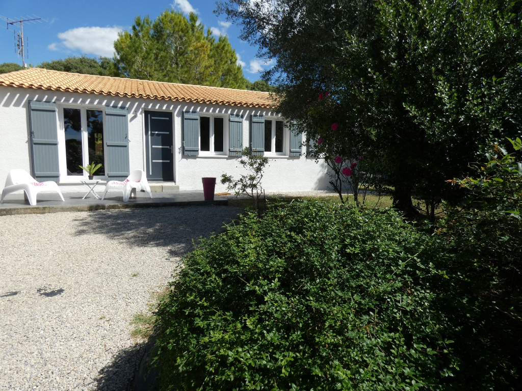 Très jolie Villa T4 de plain pied 90 m2 habitable sur 650 m2 de terrain clos Très jolie Villa T4 de plain pied 90 m2 habitable sur 650 m2 de terrain clos