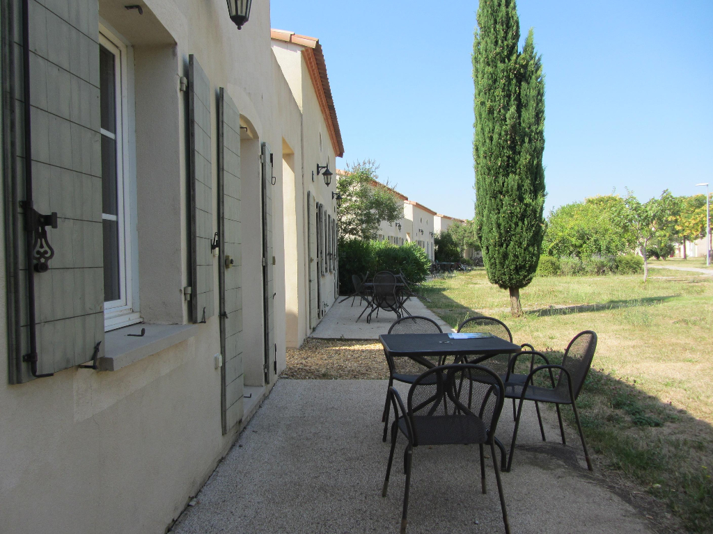 EXCLUSIF : Villa meublée , type 3 de 45 m2 avec jardin et parking EXCLUSIF : Villa meublée , type 3 de 45 m2 avec jardin et parking