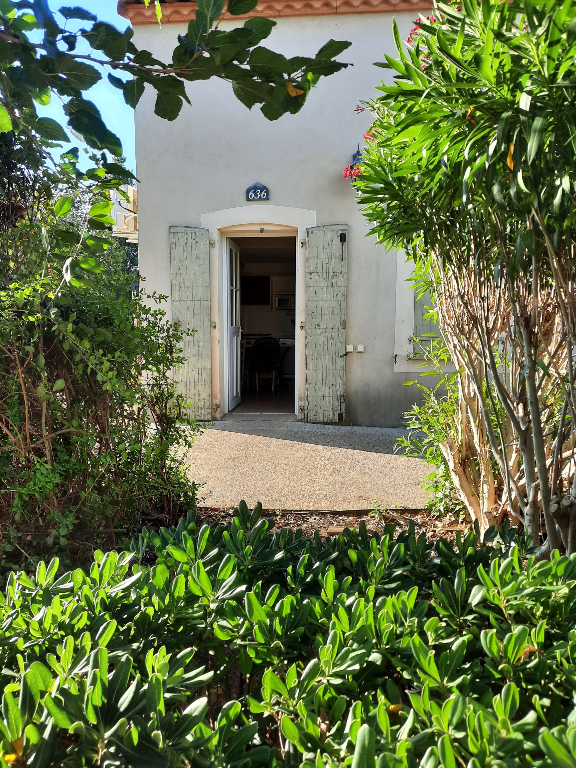 EXCLUSIF : Villa meublée ,P2 35 m2, terrasse, jardin et parking EXCLUSIF : Villa meublée ,P2 35 m2, terrasse, jardin et parking