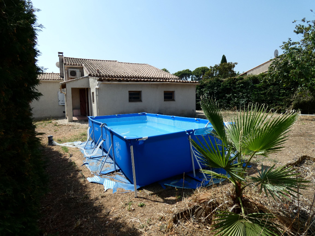EXCLUSIF : Villa de plain pied, de 100 m2 habitable, de type 4 pièces, grand garage + remise, sur un terrain de 710 m2 EXCLUSIF : Villa de plain pied, de 100 m2 habitable, de type 4 pièces, grand garage + remise, sur un terrain de 710 m2