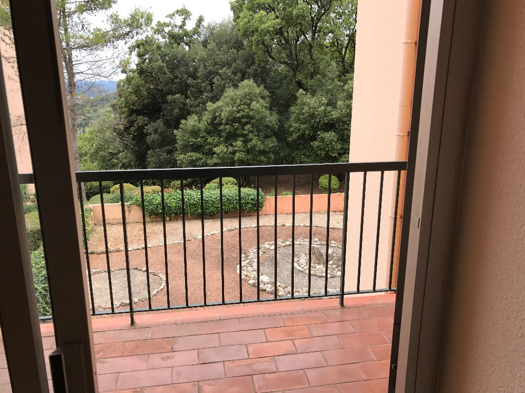 Grasse hauteurs 2 pièces dans belle résidence au calme avec garage Grasse hauteurs 2 pièces dans belle résidence au calme avec garage