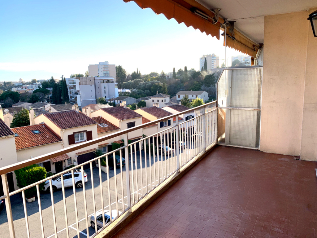 EXCLUSIF Antibes, beau 3 pièces dernier étage avec cave et parking EXCLUSIF Antibes, beau 3 pièces dernier étage avec cave et parking