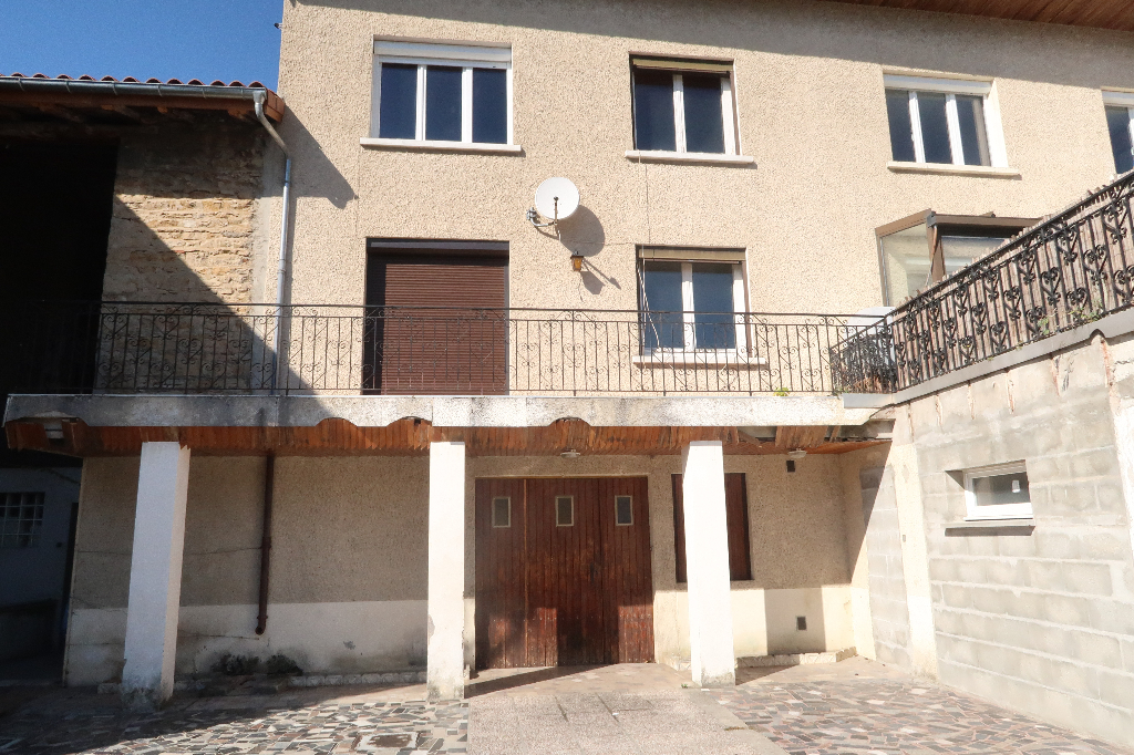 AMBERIEU EN BUGEY - Maison de ville T4 de 80 m² avec jardin AMBERIEU EN BUGEY - Maison de ville T4 de 80 m² avec jardin