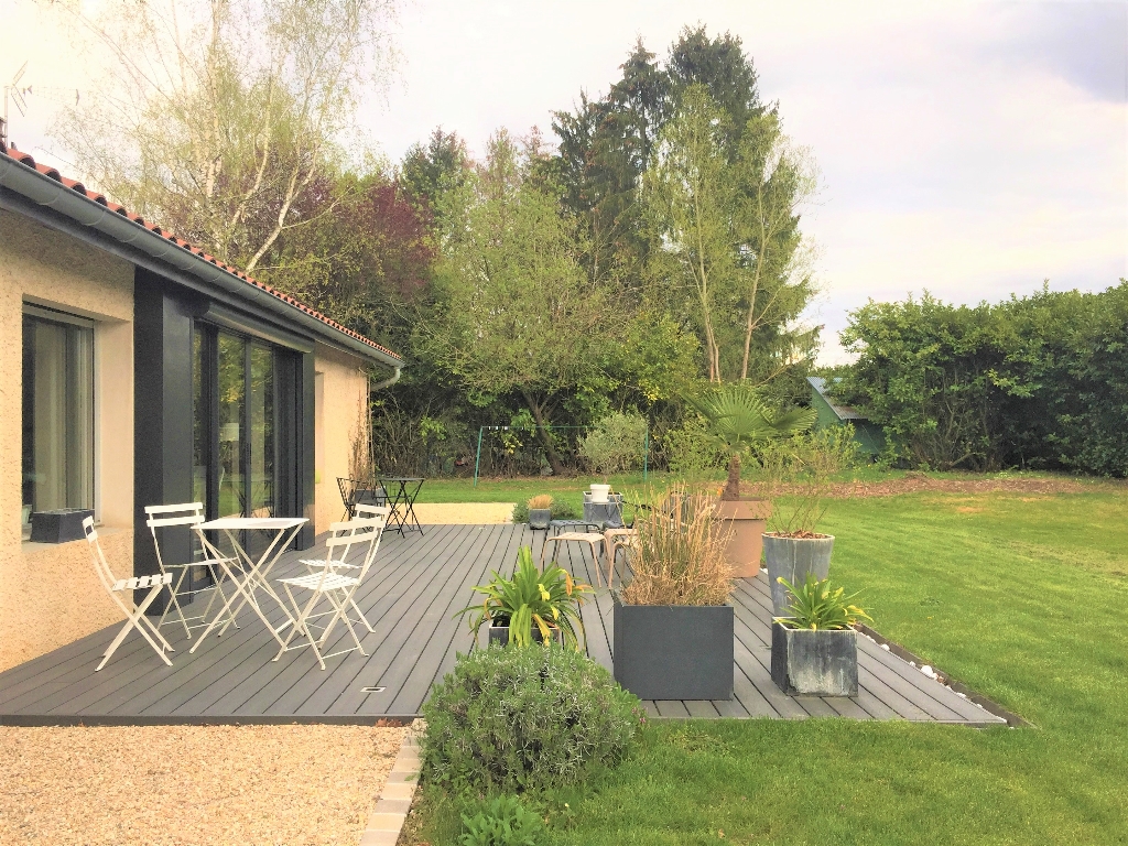 Secteur Bourg-en-Bresse Villa d'architecte T5 de 170 m² Secteur Bourg-en-Bresse Villa d'architecte T5 de 170 m²