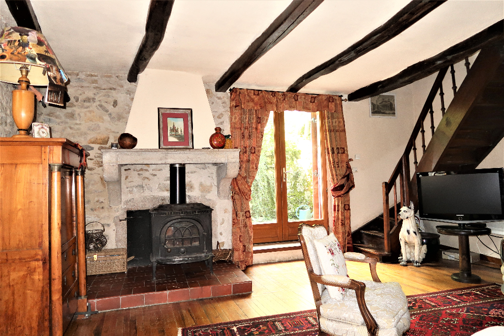 A 5 min d'Ambérieu en Bugey - Maison de village T5 de 146 m² avec jardin A 5 min d'Ambérieu en Bugey - Maison de village T5 de 146 m² avec jardin