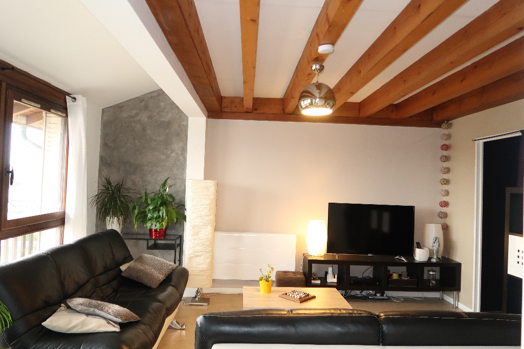 A 2 min d'AMBERIEU - EN-BUGEY - Appart T4 duplex de 75 m² A 2 min d'AMBERIEU - EN-BUGEY - Appart T4 duplex de 75 m²