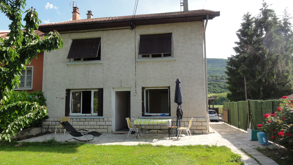 BRIORD Maison T4, 105 m2, terrain 707 m² BRIORD Maison T4, 105 m2, terrain 707 m²