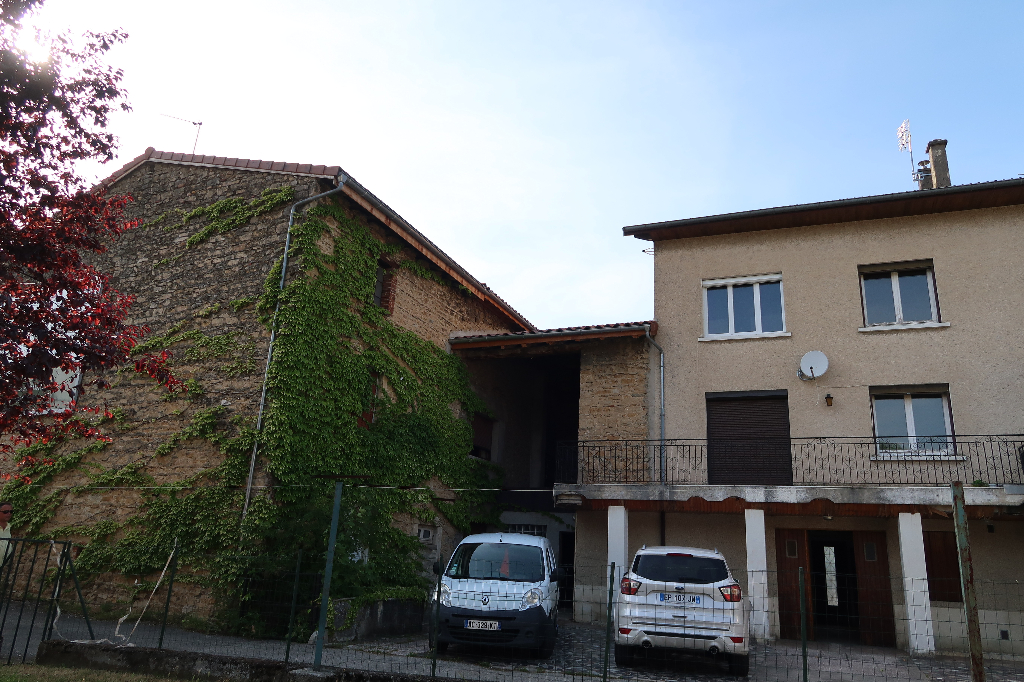 AMBERIEU EN BUGEY - Ensemble de 2 maisons de ville T4 avec jardin et garage AMBERIEU EN BUGEY - Ensemble de 2 maisons de ville T4 avec jardin et garage