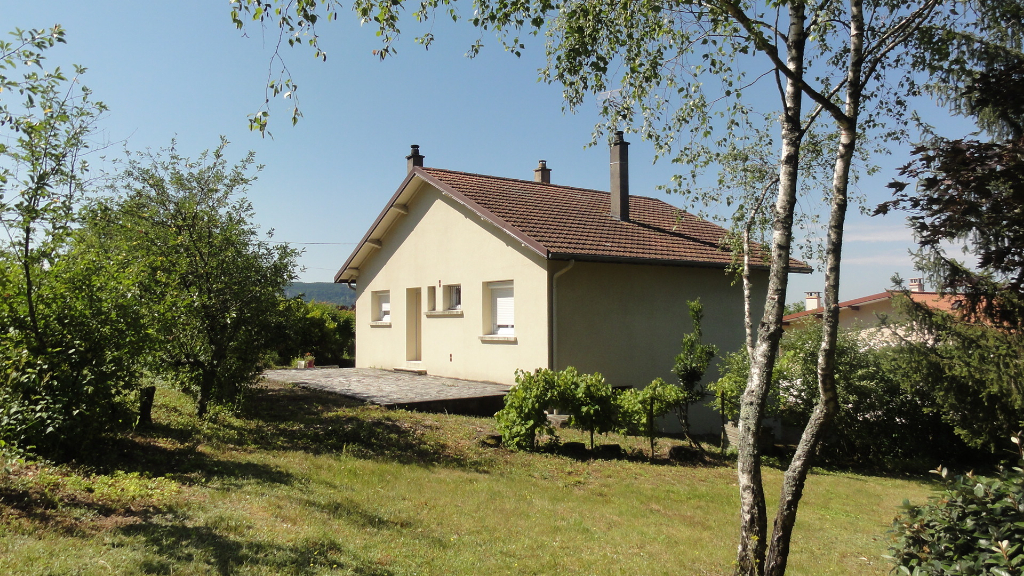 Lagnieu Maison T4 sur sous-sol , terrain 1000m² Lagnieu Maison T4 sur sous-sol , terrain 1000m²